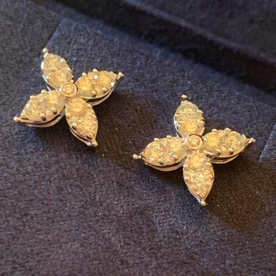 14k White Gold Floral Earrings