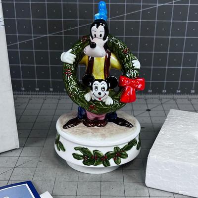 Happy Holidays Goofy & Mickey Music Box, Like New  
