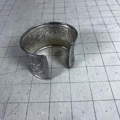 Sterling Silver Cuff Bracelet with Incise Design NEAT! 