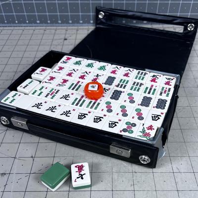 MAHJONG Set with 148 Tiles 