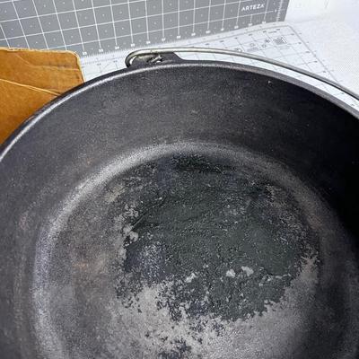Lodge Cast Iron Dutch Oven