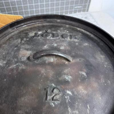 Lodge Cast Iron Dutch Oven