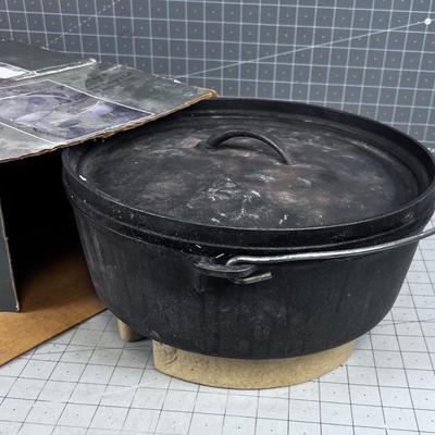 Lodge Cast Iron Dutch Oven