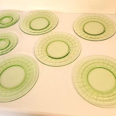 Lot #87 5 Depression era plates - 2 saucers - Uranium/Vaseline glass - Glows