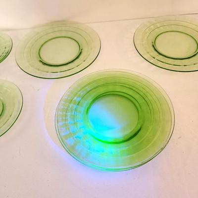 Lot #87 5 Depression era plates - 2 saucers - Uranium/Vaseline glass - Glows