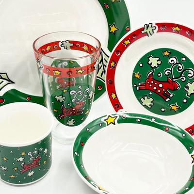 GIBSON ~ Everyday Christmas ~ 5 Piece Service For 8
