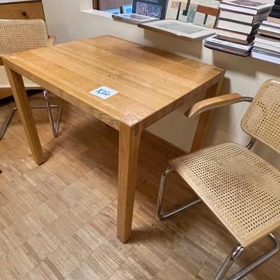 K16-Table and chairs