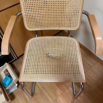 K16-Table and chairs