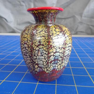 Stunning Signed Jon Offutt Glass Vase