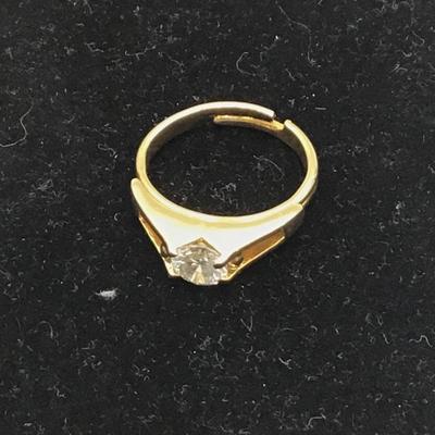 Gold toned fashion beautiful ring