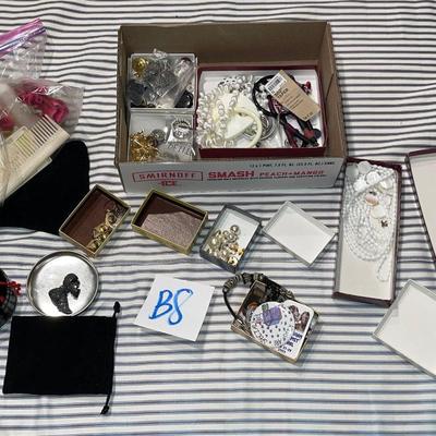 B8-miscellaneous jewelry