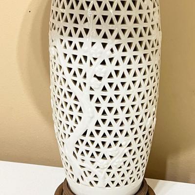 Porcelain Reticulated Table Lamp