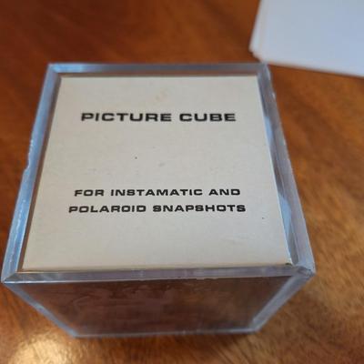 Picture cube