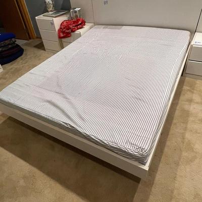 B19-Queen mattress with frame