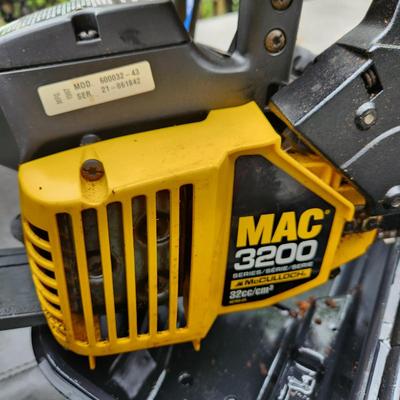 McCulloch Mac 3200 Gas Chainsaw with Case