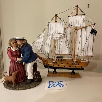 B28- Captain Figurine and ship