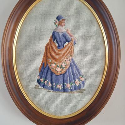 Cross stitch Lady in oval frame