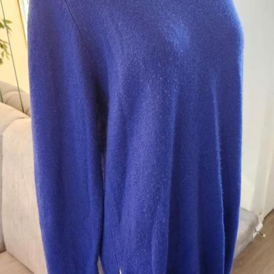 Lot #99 Halogen Cashmere Sweater - Size M