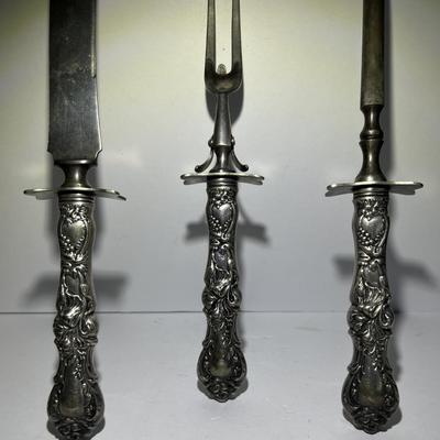 Vintage/Antique 3-Piece Silver Plated Nice Detail Carving Set in VG Preowned Condition.