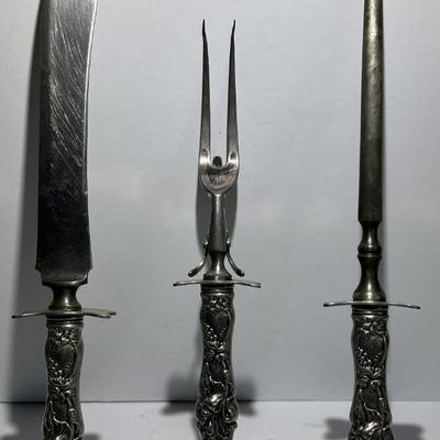 Vintage/Antique 3-Piece Silver Plated Nice Detail Carving Set in VG Preowned Condition.