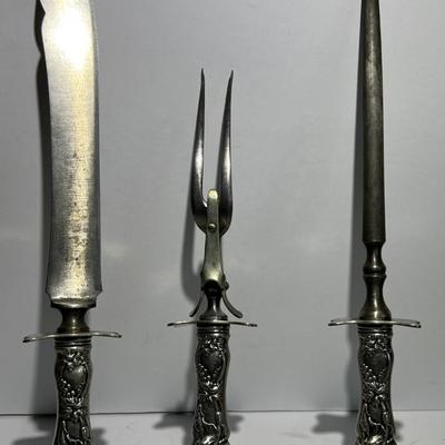 Vintage/Antique 3-Piece Silver Plated Nice Detail Carving Set in VG Preowned Condition.