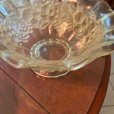 Lot of Vintage Glassware Bowls and Plate