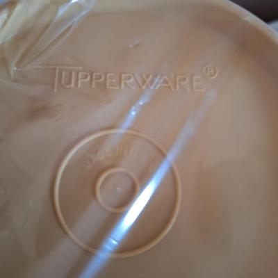 Tupperware NOS