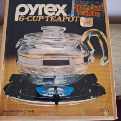 Pryrex Glass Teapot NOS,NIB
