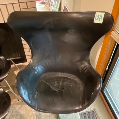 LR4-large black FH armchair