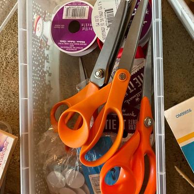 LR21-miscellaneous craft lot