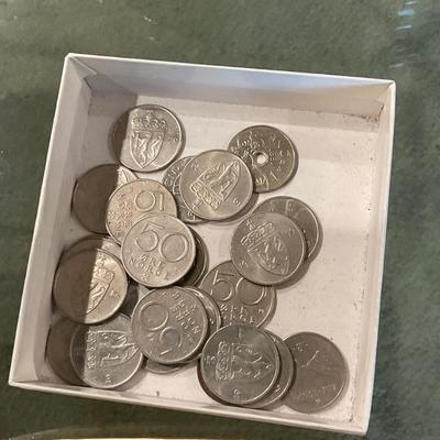 LR23-purses and coins