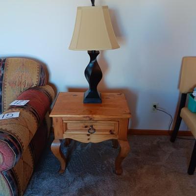 RUSTIC STYLE END TABLE WITH 1 DRAWER AND IRON PULLS PLUS A TABLE LAMP