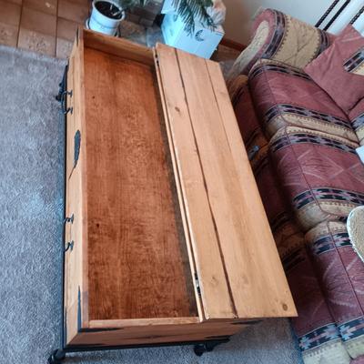 RUSTIC STYLE COFFEE TABLE W/IRON BASE & HARDWARE. 2 DRAWERS AND LIFT TOP FOR STORAGE