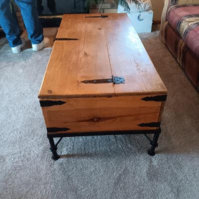 RUSTIC STYLE COFFEE TABLE W/IRON BASE & HARDWARE. 2 DRAWERS AND LIFT TOP FOR STORAGE