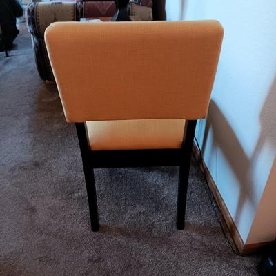 3 TIER STAND ON CASTERS AND AN UPHOLSTERED ACCENT CHAIR