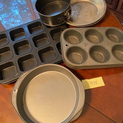 Lot of Kitchen Cookware