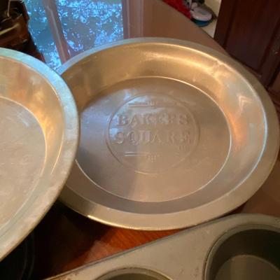 Lot of Kitchen Cookware