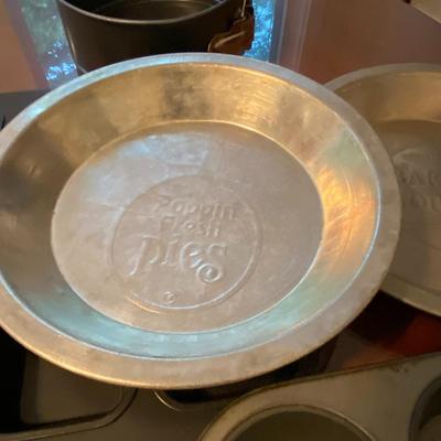 Lot of Kitchen Cookware