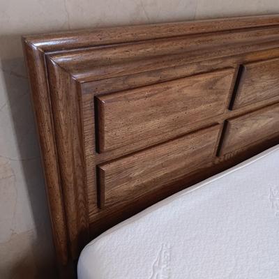 CLEAN QUEEN SIZE TEMPURPEDIC MATTRESS WITH HEADBOARD AND FRAME