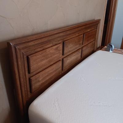 CLEAN QUEEN SIZE TEMPURPEDIC MATTRESS WITH HEADBOARD AND FRAME