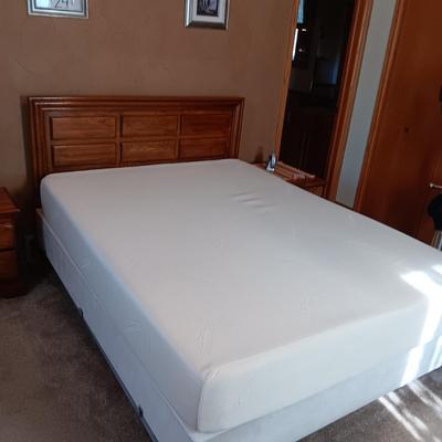 CLEAN QUEEN SIZE TEMPURPEDIC MATTRESS WITH HEADBOARD AND FRAME