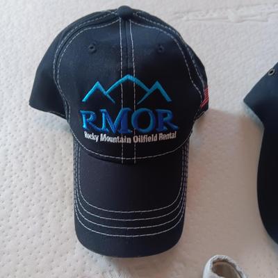 3 BALL CAPS AND A VISOR