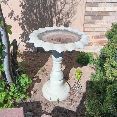 2 PIECE CONCRETE BIRD BATH