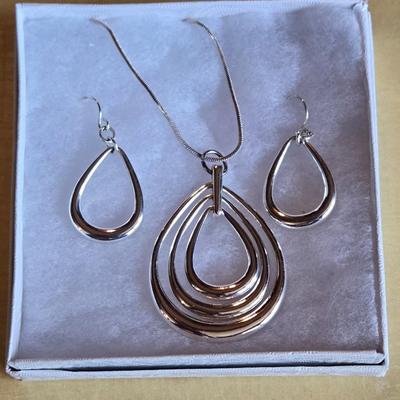 Silver Tone Necklace & Earrings Set