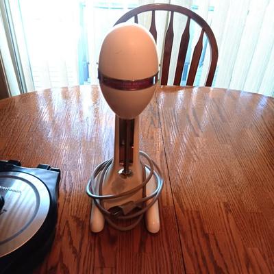 HAMILTON BEACH WAFFLE MAKER AND MILK SHAKE MIXER