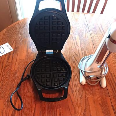 HAMILTON BEACH WAFFLE MAKER AND MILK SHAKE MIXER