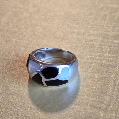 Sterling Silver Mother of Pearl and Onyx Ring