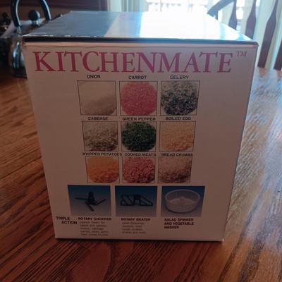 6 SPEED BLENDER AND A KITCHENMATE ROTARY FOOD PROCESSOR