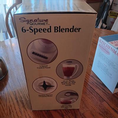 6 SPEED BLENDER AND A KITCHENMATE ROTARY FOOD PROCESSOR