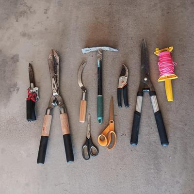 YARD AND OUTDOOR TOOLS
